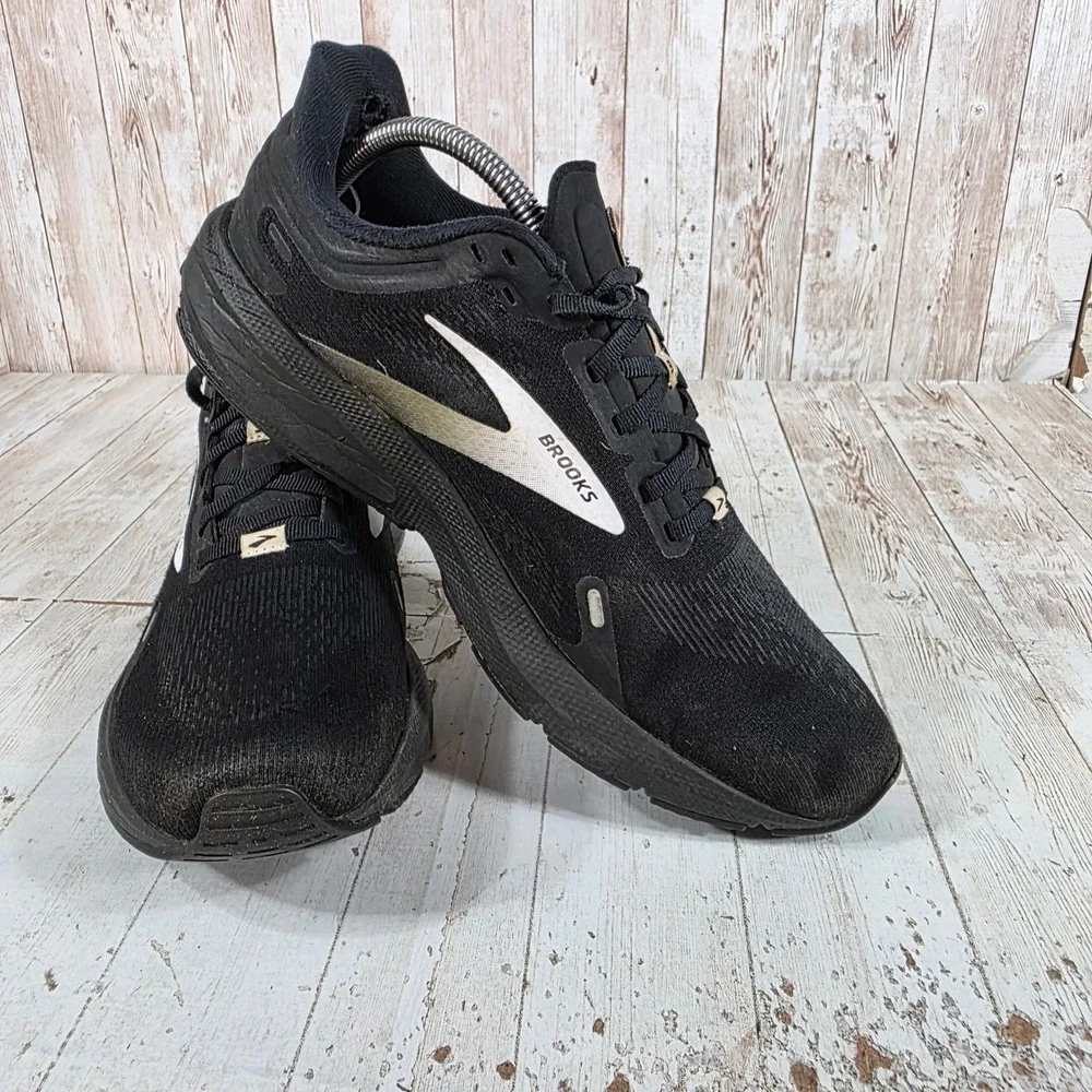 Brooks Launch GTS 9 Mens Running Shoes Black White 1103851D010 Size 10